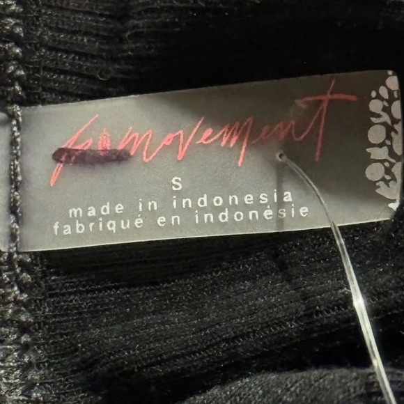 NWOT Free People Movement Ruched Cutout top ribbed knit XS/S MSRP $78 - Picture 5 of 6